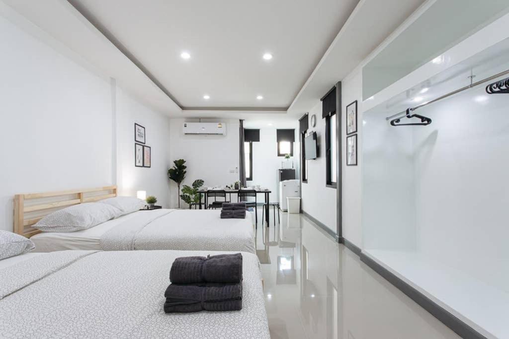 Appartement P4 Silom Large 2Beds Full Kitchen Wifi 4-6Pax à Bangkok Extérieur photo