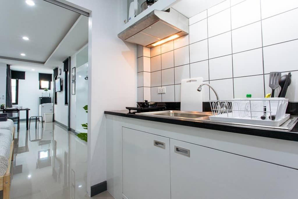 Appartement P4 Silom Large 2Beds Full Kitchen Wifi 4-6Pax à Bangkok Extérieur photo